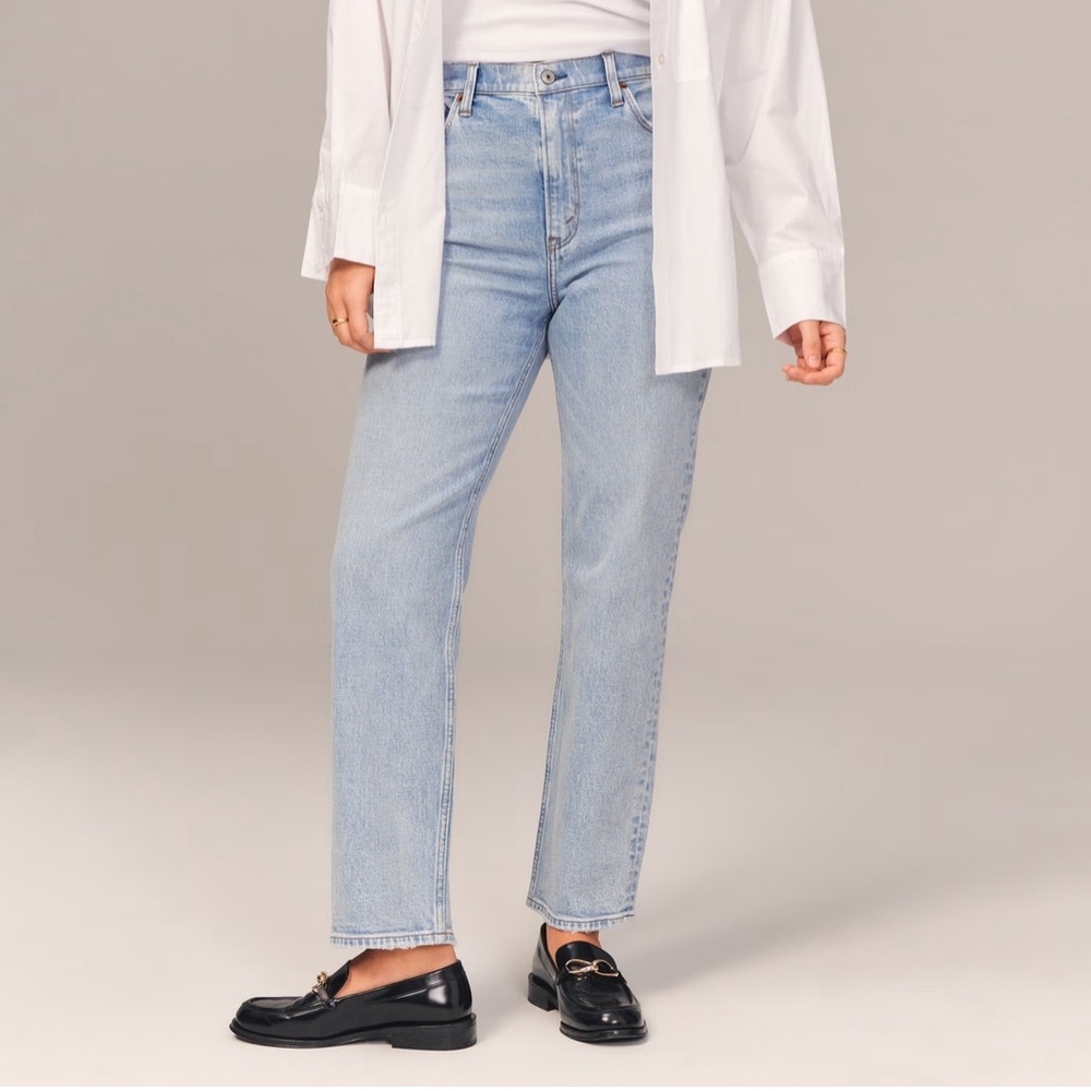 Abercrombie Curve Love Ultra High Rise Ankle Straight Jean